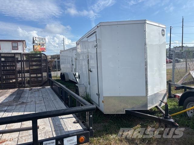 Wells Cargo  ボックスボディートレーラー