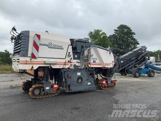 Wirtgen W150 アスファルトコールドミリングマシーン