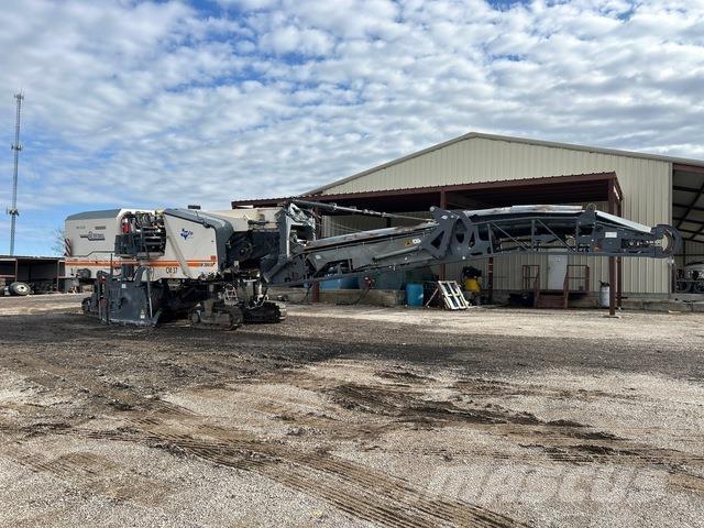 Wirtgen W200i アスファルトコールドミリングマシーン