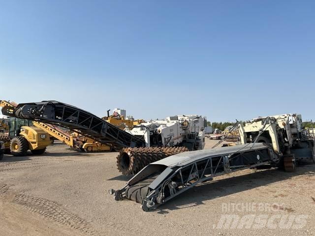 Wirtgen W2200 アスファルトコールドミリングマシーン