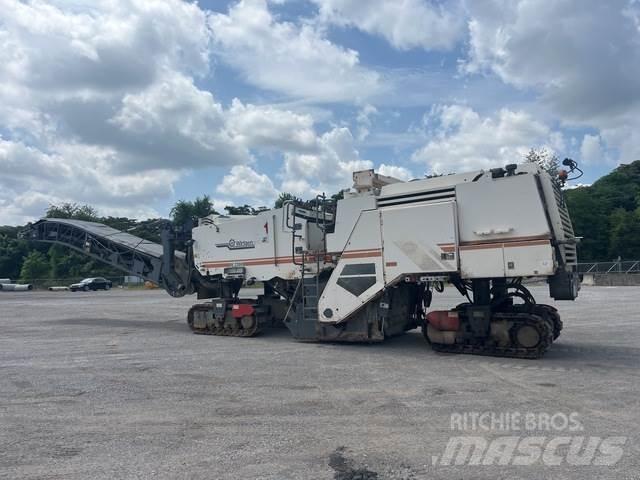 Wirtgen W2200 アスファルトコールドミリングマシーン