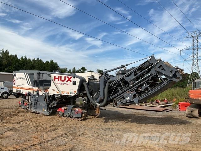 Wirtgen W220i アスファルトコールドミリングマシーン