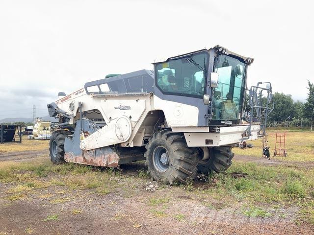 Wirtgen WR240 ソイルコンパクター