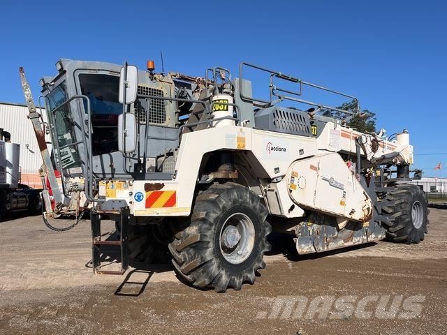 Wirtgen WR2400 ソイルコンパクター