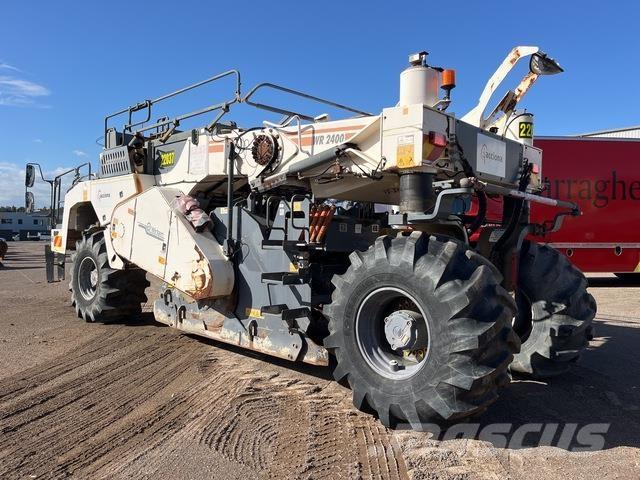 Wirtgen WR2400 ソイルコンパクター