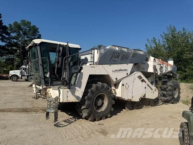 Wirtgen WR240i ソイルコンパクター
