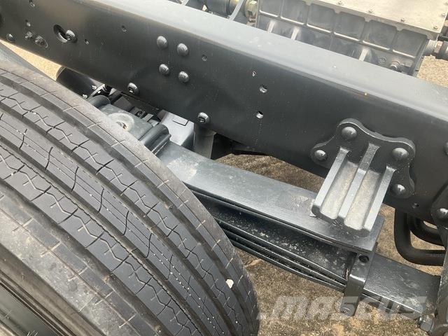 XCMG EAA114R キャブ付きシャーシ