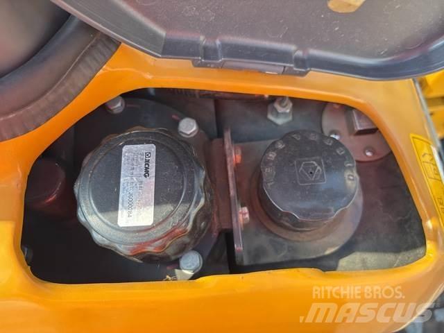 XCMG XE17U ミニ油圧ショベル 7t以下（ミニユンボ・ミニディガー）