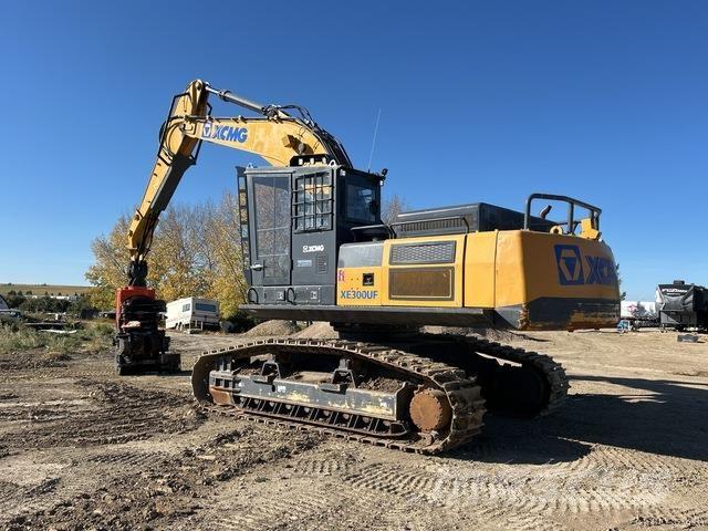 XCMG XE300U ウッドスプリッターとカッター