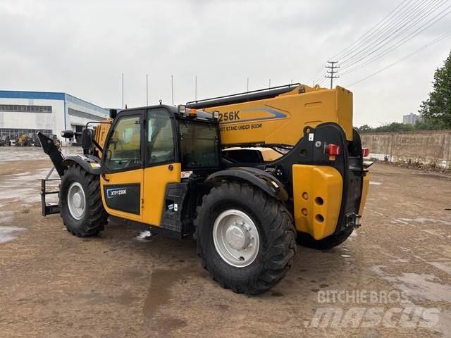 XCMG XTF1256K テレスコーピックハンドラー
