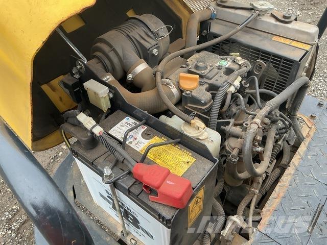 Yanmar C12R-B キャリアダンプ