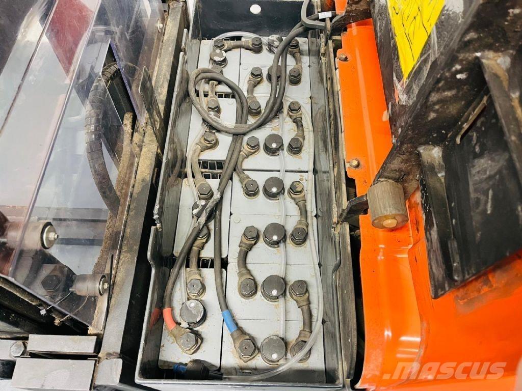 BT SPE160L ウォーキンフォークリフト
