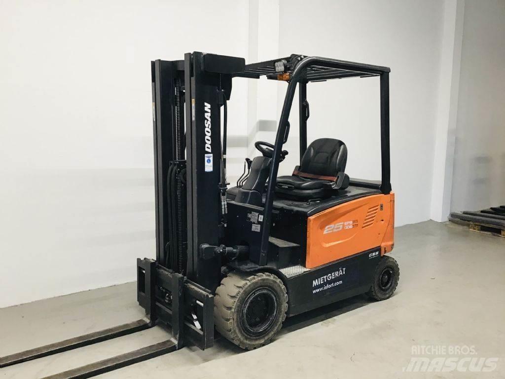 Doosan B25X-7 バッテリーフォークリフト