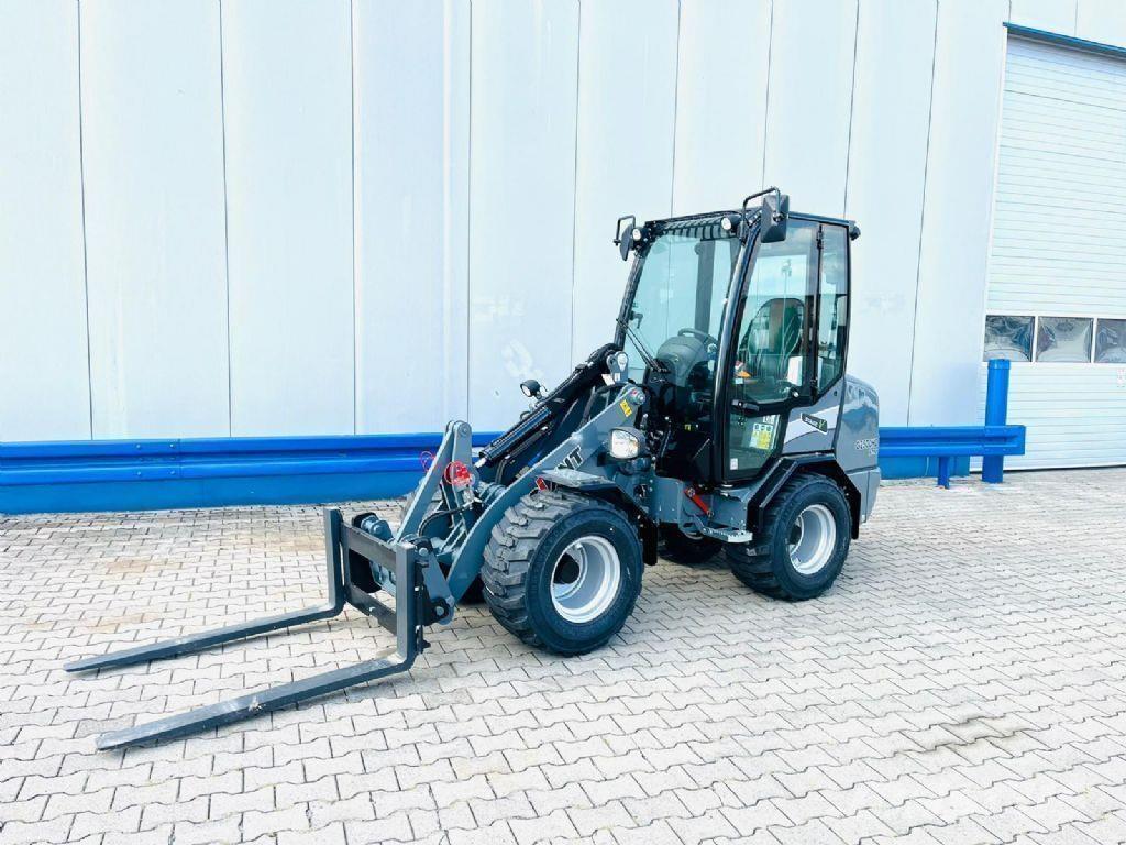 GiANT G2500 X-TRA HD ホイールローダー・タイヤショベル