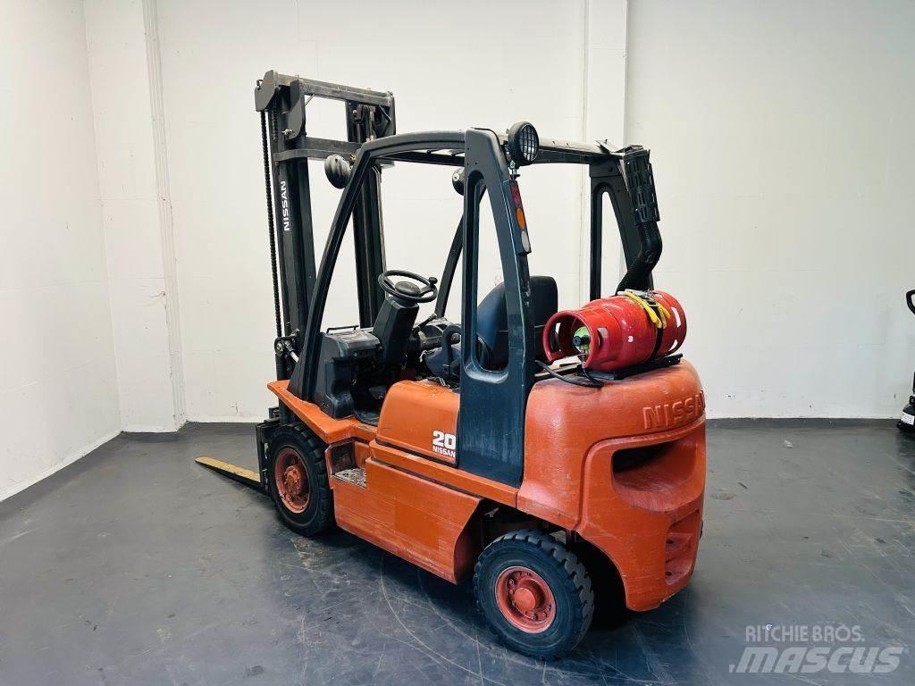 Nissan UD02A20PQ LPGフォークリフト
