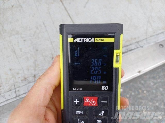 Iveco 35C16 冷凍冷蔵車