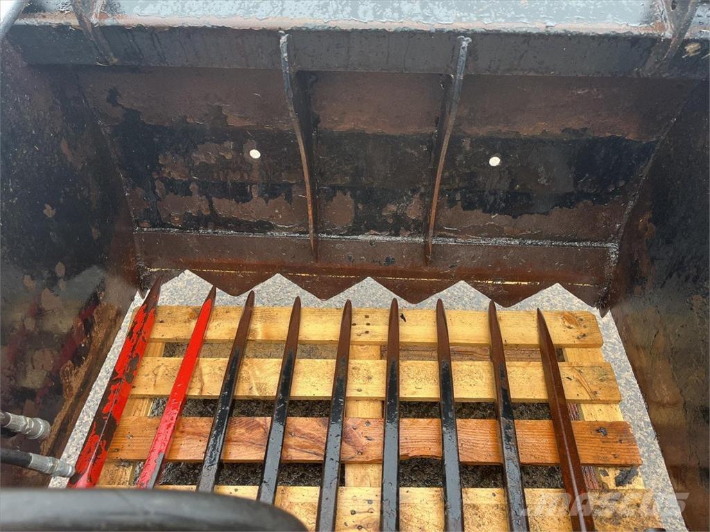 Ålö 125SG ミキサーフィーダー