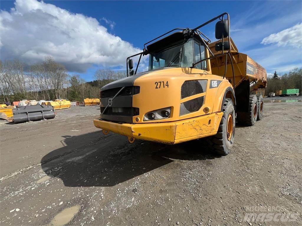 Volvo A30F アーティキュレート式ダンプトラック