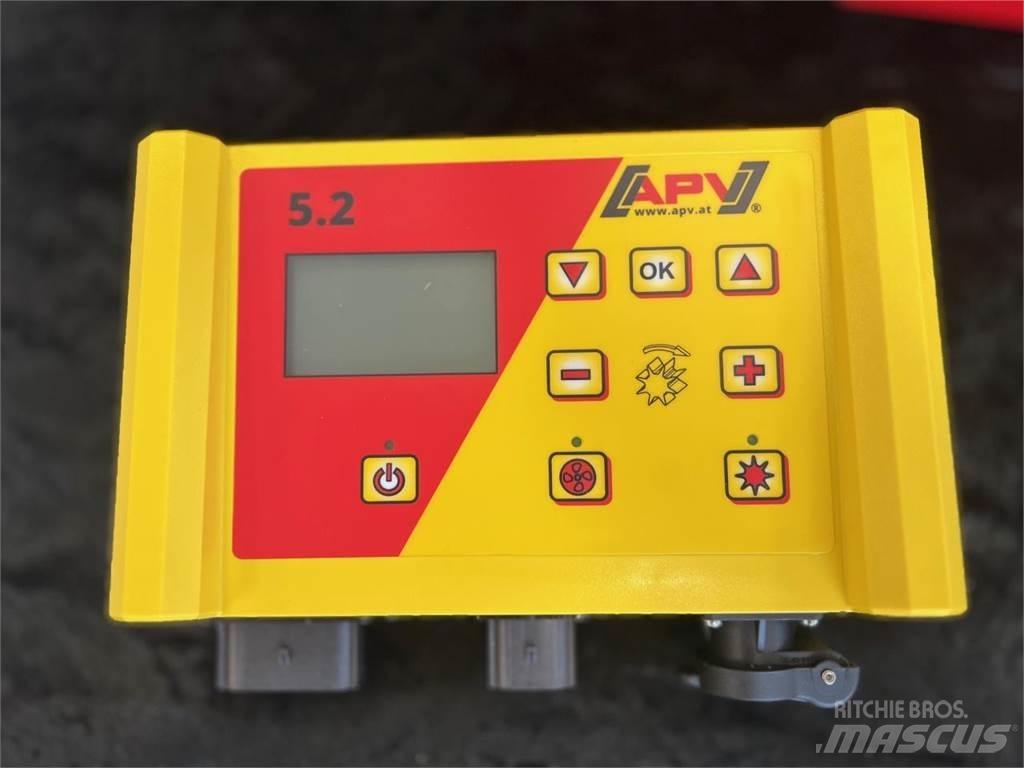 APV UDW 100 M1 砂と塩撒き専用車