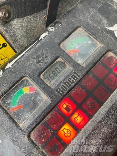 Bobcat 328 ミニ油圧ショベル 7t以下（ミニユンボ・ミニディガー）