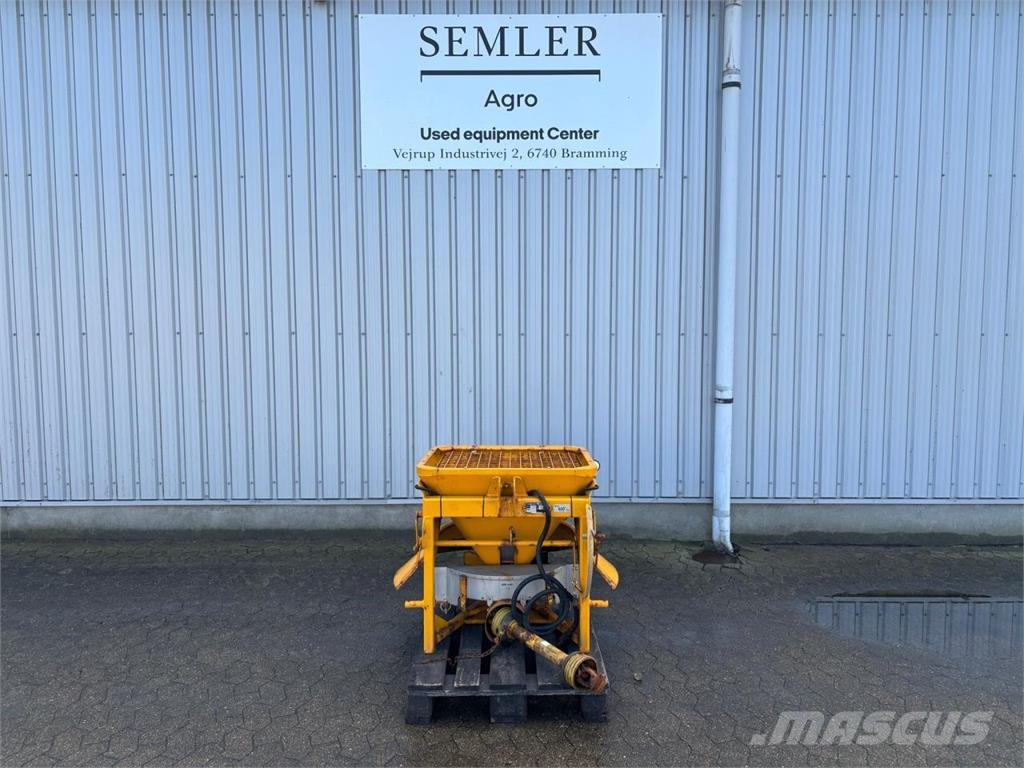 Bogballe S2 砂と塩撒き専用車