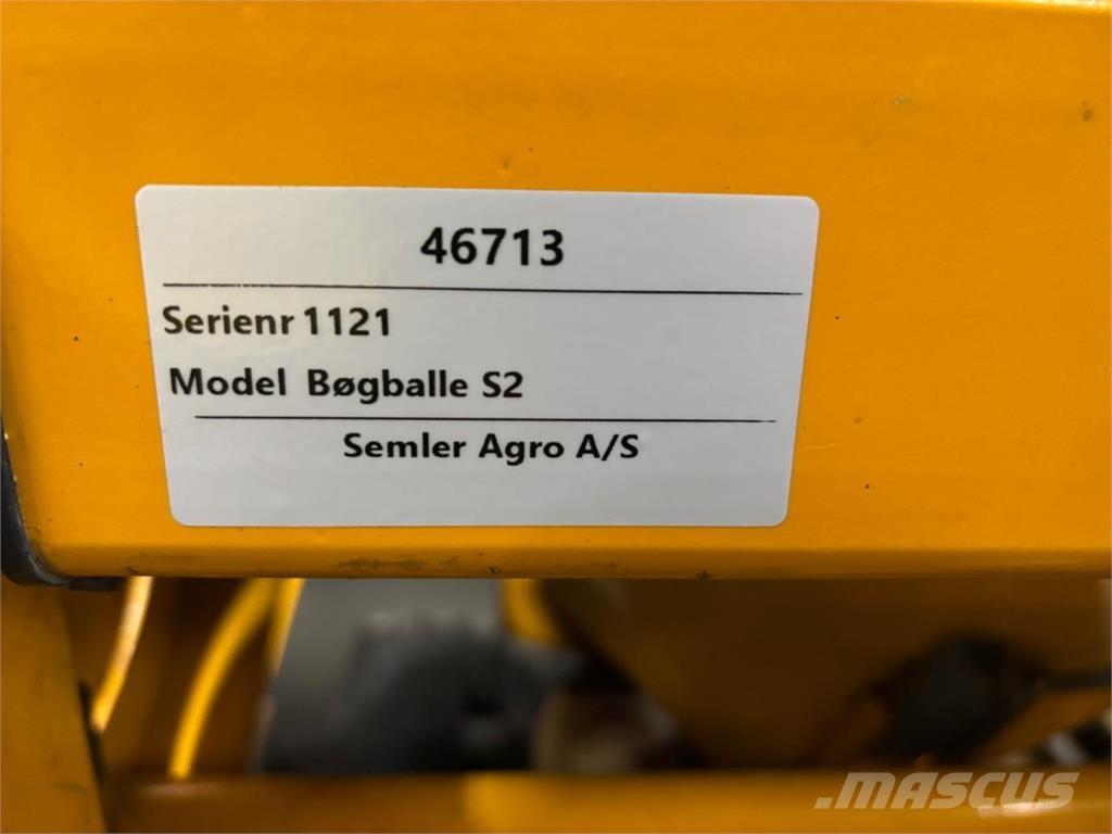 Bogballe S2 砂と塩撒き専用車