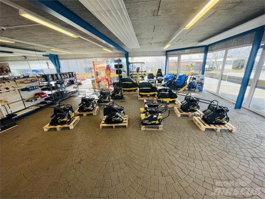 Bomag BP 25/50 プレートコンパクター