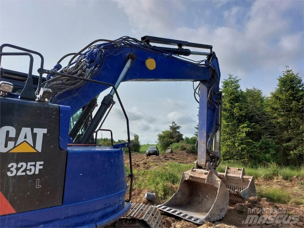 CAT 325F 大型油圧ショベル12t以上（パワーショベル・ユンボ）