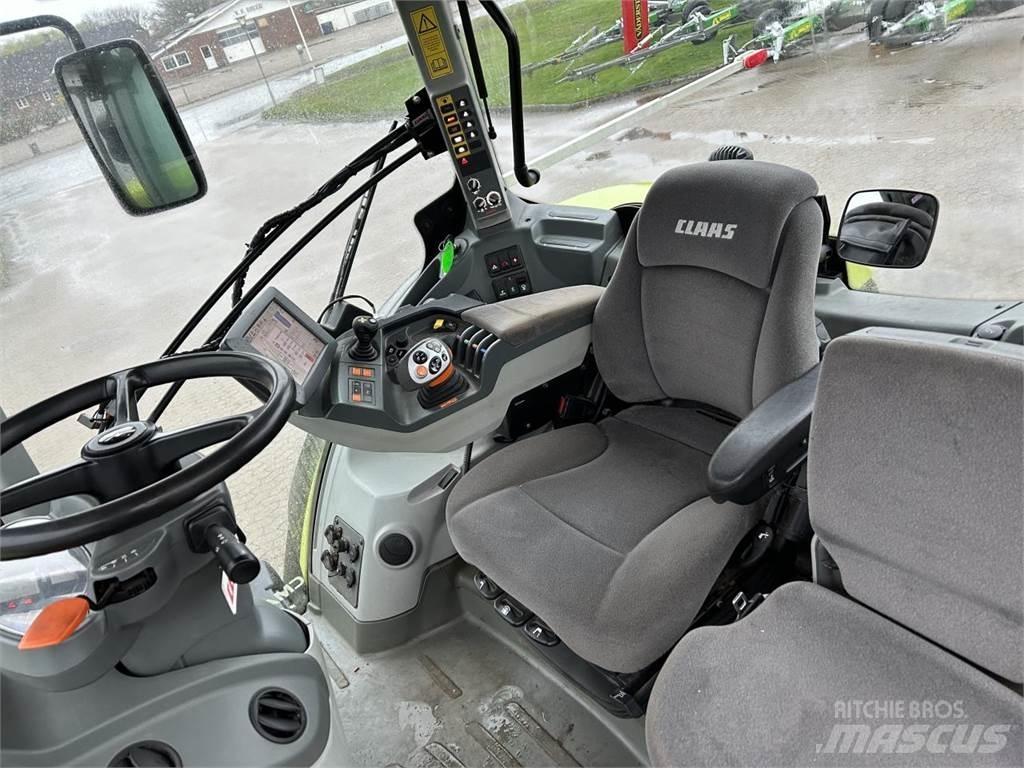 CLAAS AXION 930 トラクター