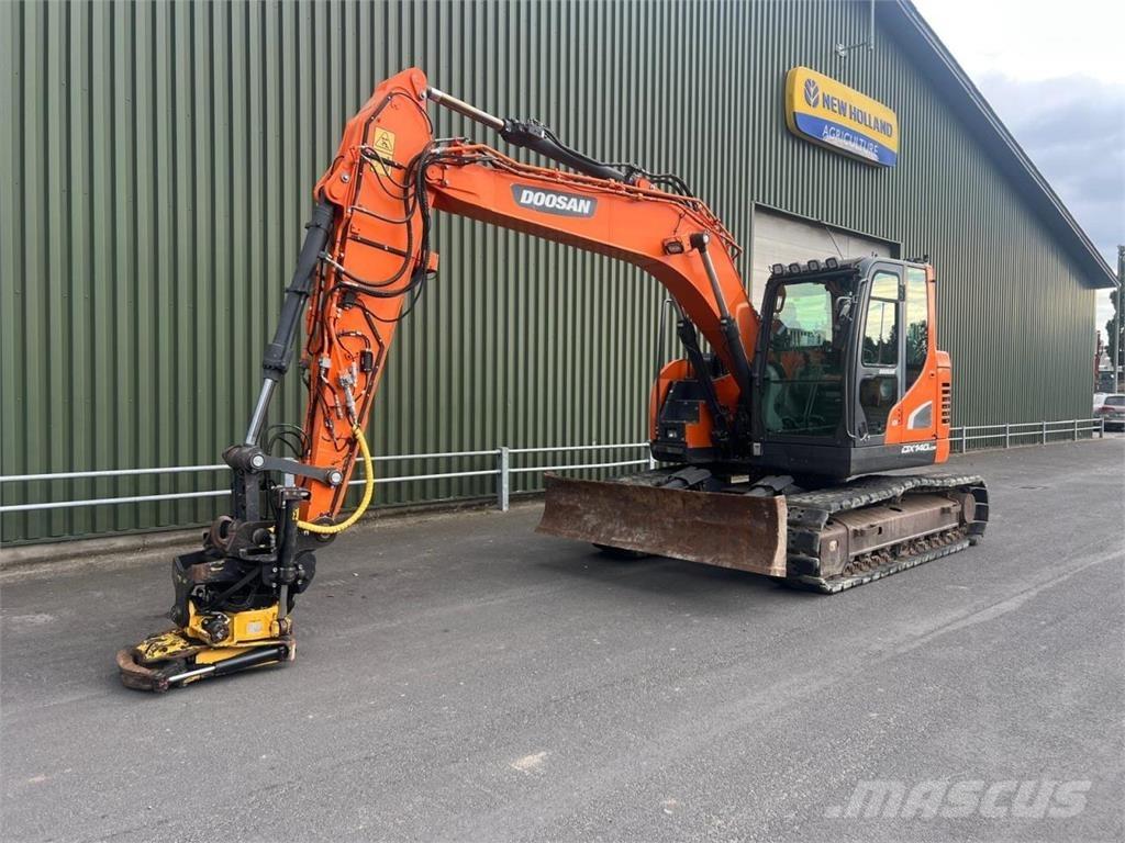 Doosan DX140LCR-5 大型油圧ショベル12t以上（パワーショベル・ユンボ）