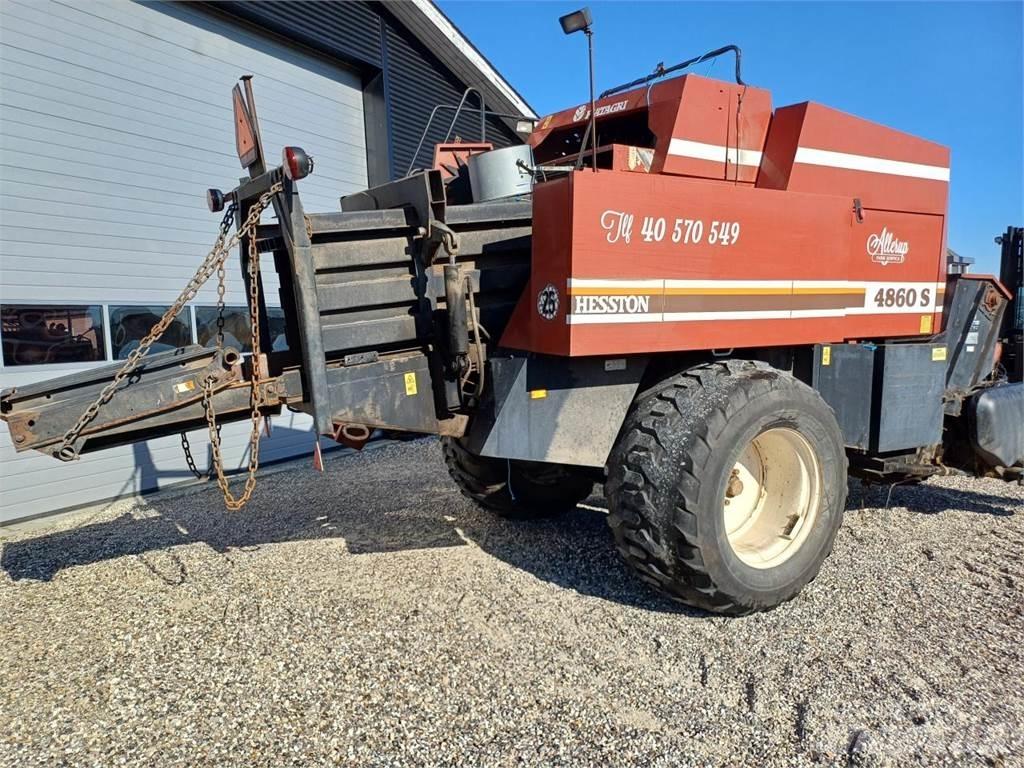 Hesston 4860S スクエアベーラー