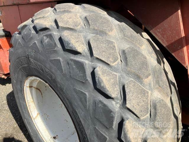 Hesston 4900 スクエアベーラー