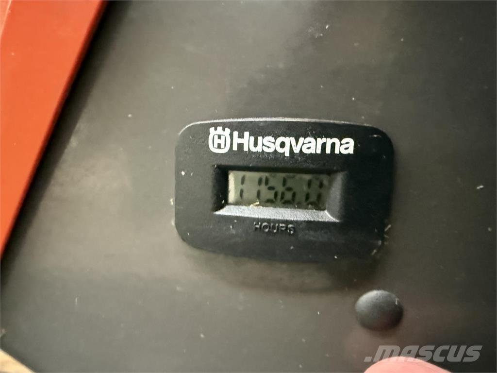 Husqvarna P525D 芝刈り機