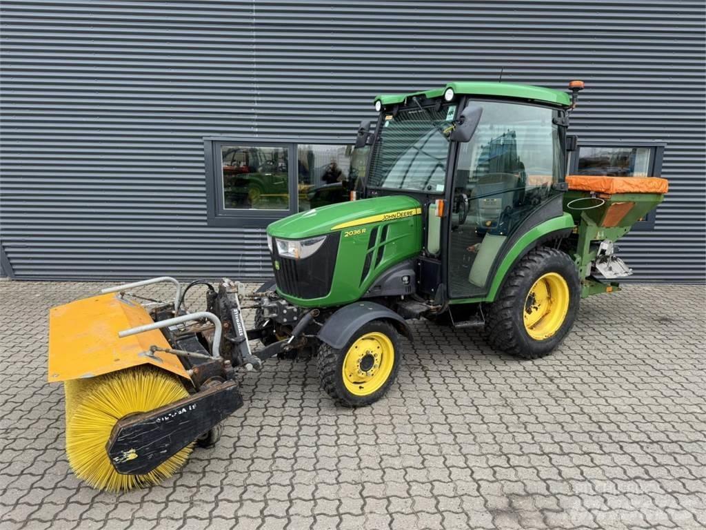 John Deere 2036R コンパクトトラクター