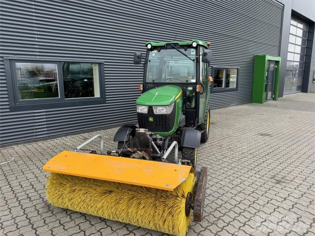 John Deere 2036R コンパクトトラクター