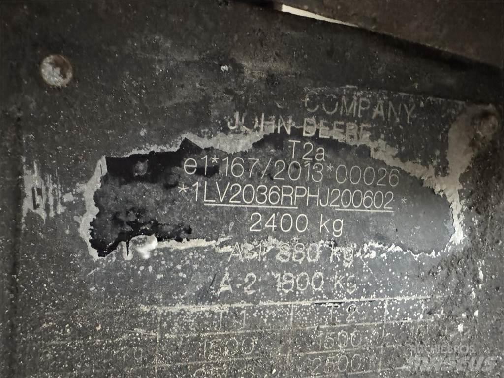 John Deere 2036R コンパクトトラクター