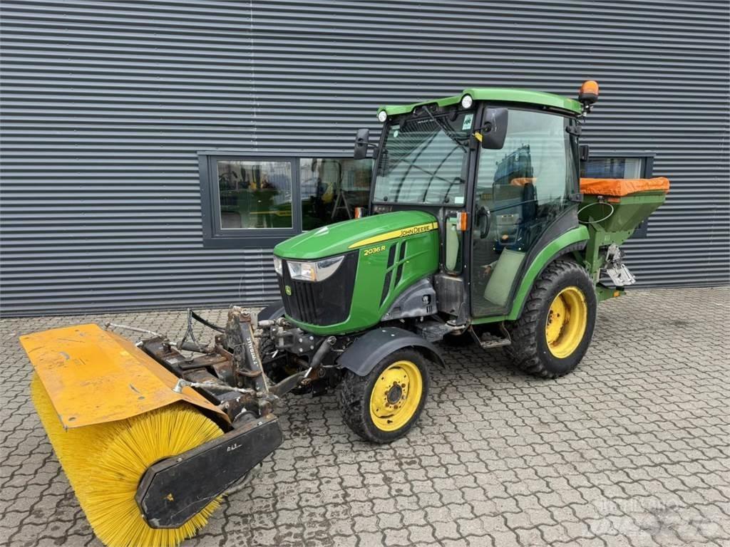 John Deere 2036R コンパクトトラクター