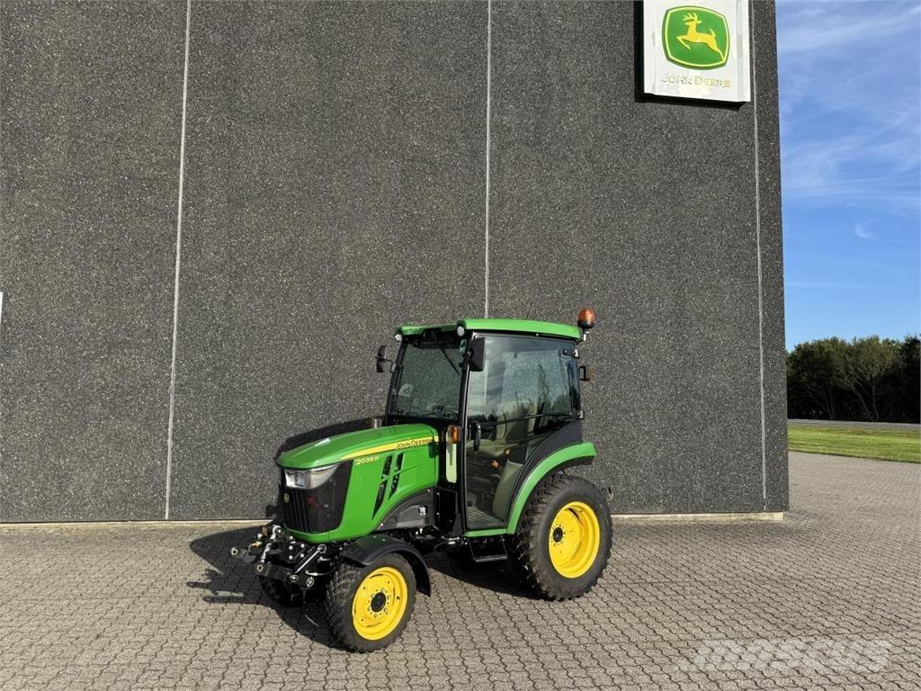 John Deere 2038R コンパクトトラクター