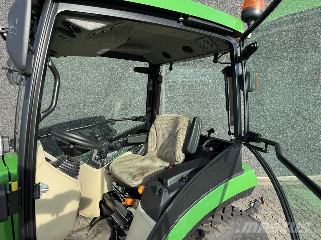 John Deere 2038R コンパクトトラクター