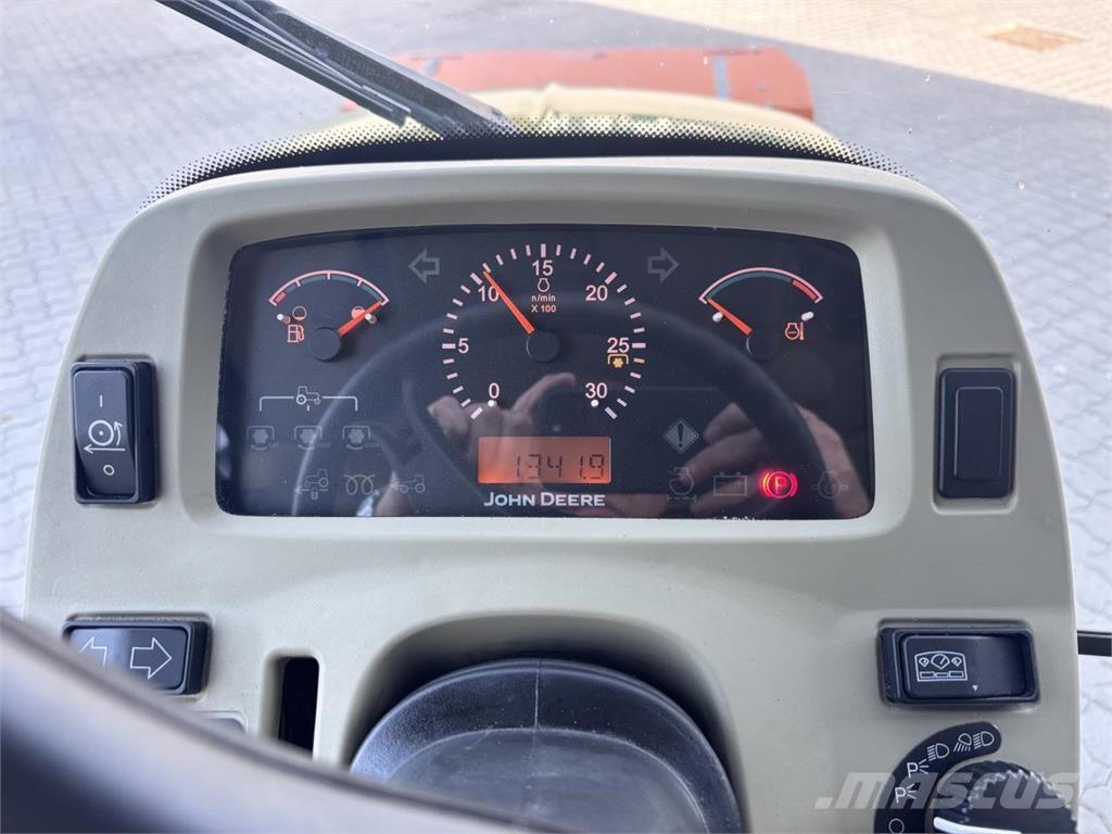 John Deere 3720 コンパクトトラクター