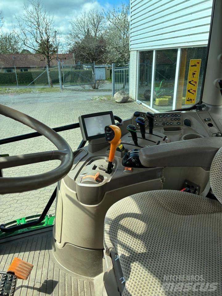 John Deere 6150R トラクター