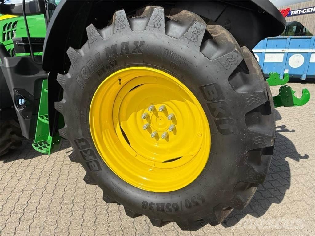 John Deere 6155M トラクター