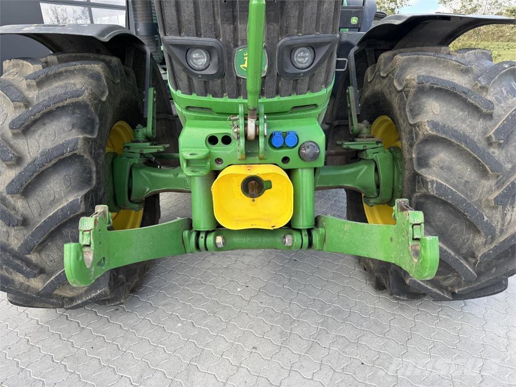 John Deere 6210R トラクター