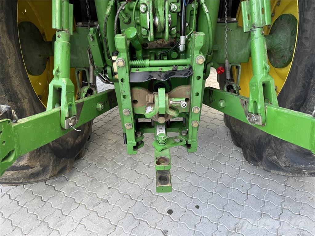 John Deere 6210R トラクター