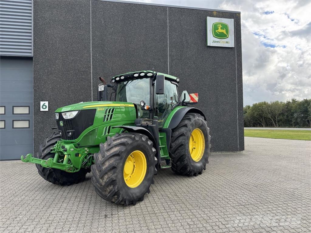 John Deere 6215R トラクター