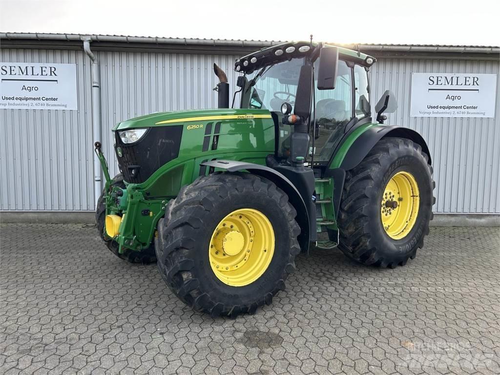 John Deere 6250R トラクター
