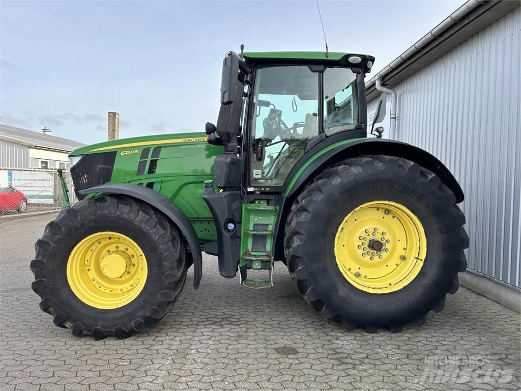 John Deere 6250R トラクター