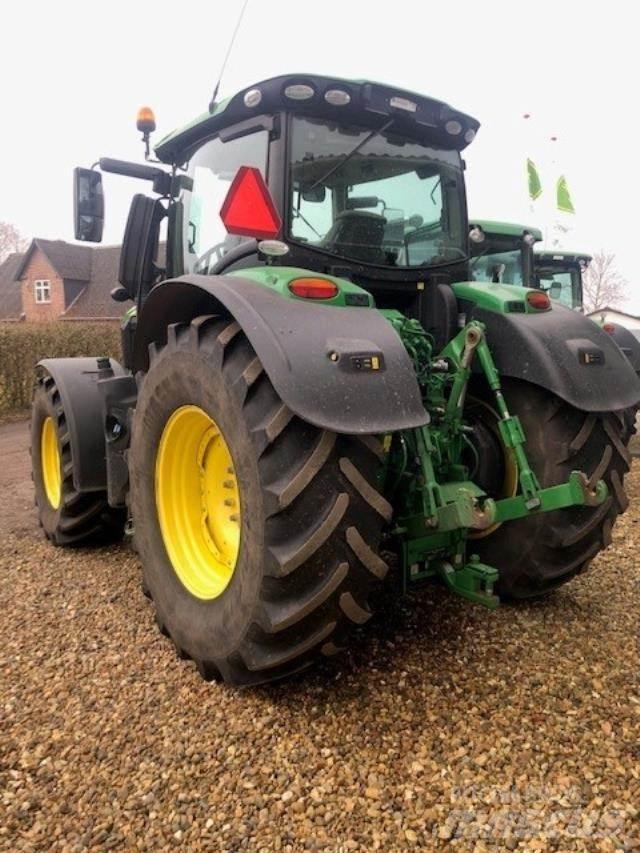 John Deere 6250R トラクター