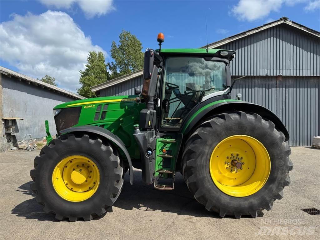John Deere 6250R トラクター