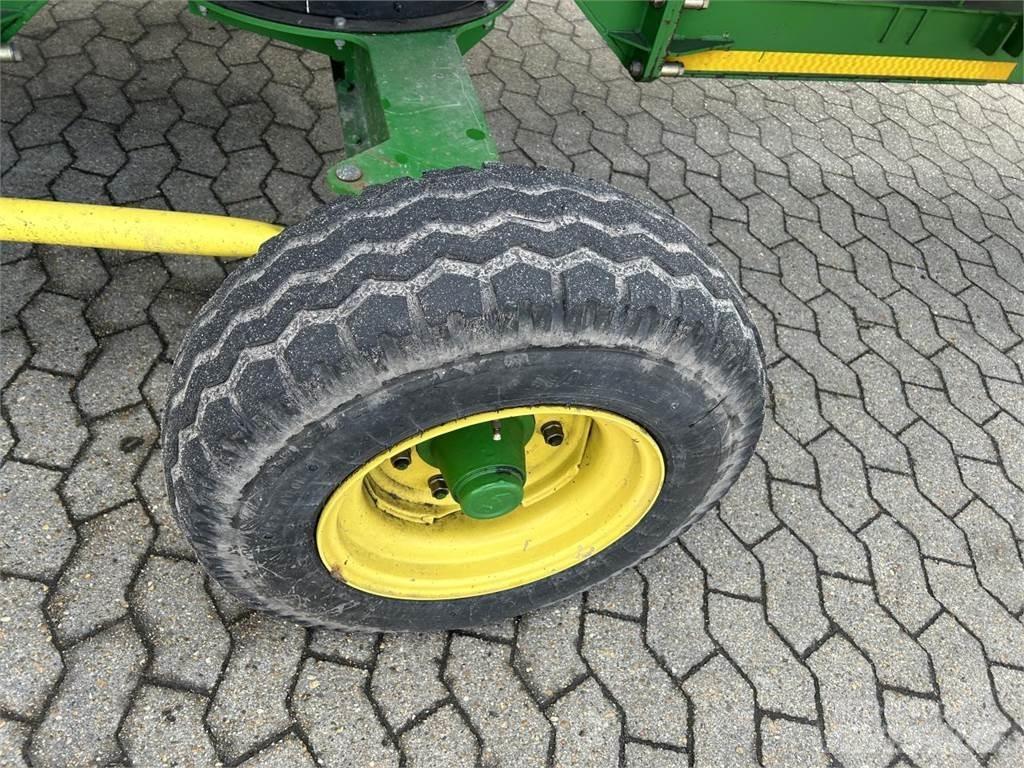 John Deere 640D コンバイン・ハーベスター・ヘッド
